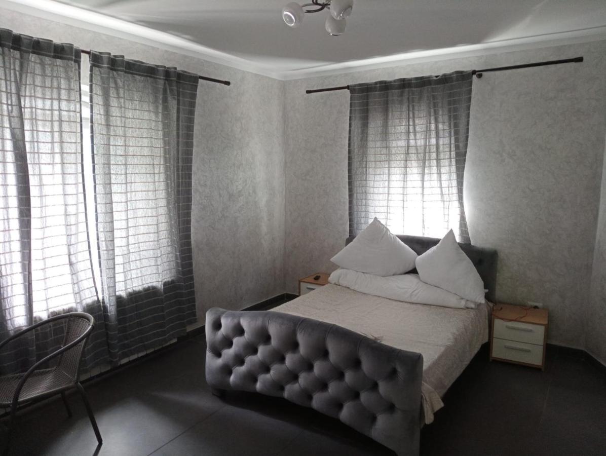 Cataleya Caffee Hostel Rădăuţi Εξωτερικό φωτογραφία